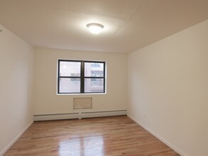 Alma East in Astoria, NY - Foto de edificio - Interior Photo