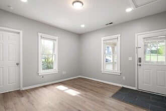 83 Washington Rd in Asheville, NC - Building Photo - Building Photo