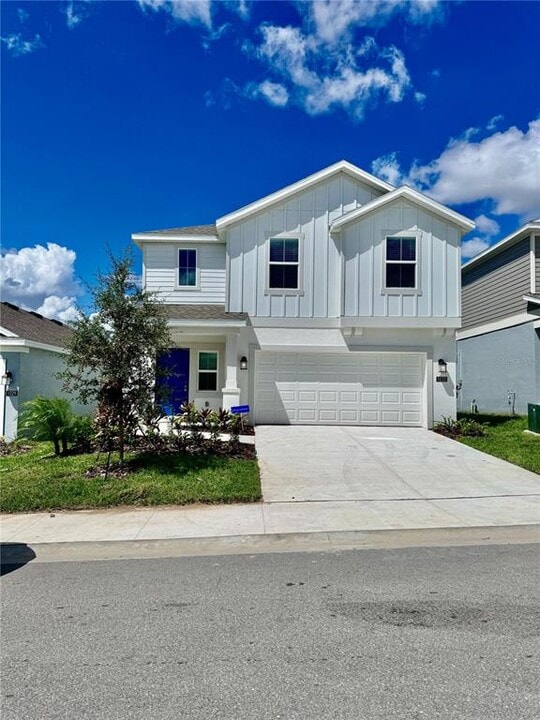 1033 Waterfall Blvd in Davenport, FL - Building Photo