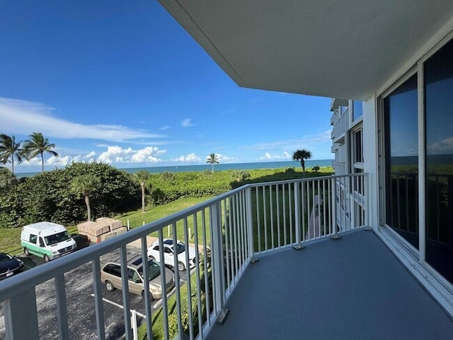2700 N Hwy A1A, Unit 301 in Fort Pierce, FL - Building Photo - Building Photo