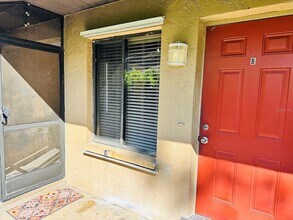 1025 SE 24th Ave in Cape Coral, FL - Foto de edificio - Building Photo