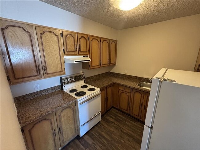 Charmarine East & West Apartments in Red Deer, AB - Building Photo - Building Photo