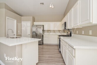 3741 White Angel Dr in North Las Vegas, NV - Foto de edificio - Building Photo