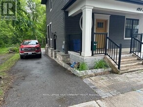 121 Prospect St in Newmarket, ON - Building Photo - Building Photo