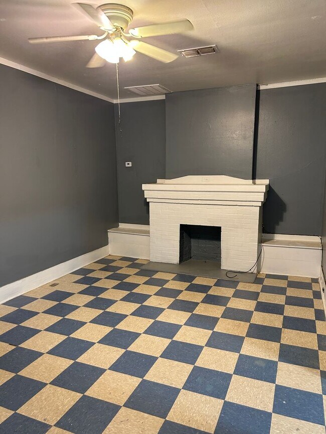 1348 W Kirby Pl in Shreveport, LA - Building Photo - Building Photo
