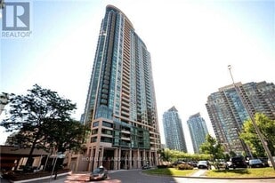 208 Enfield Pl in Mississauga, ON - Building Photo