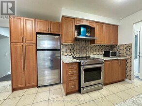 59 Flowertown Ave in Brampton, ON - Building Photo - Building Photo