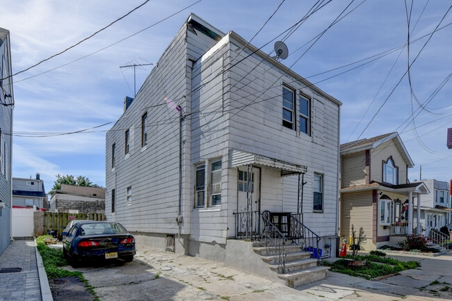 1617 78th St, Unit 2 in North Bergen, NJ - Building Photo - Building Photo