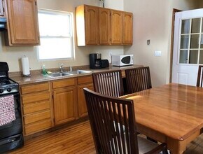 138 Ferry St in Everett, MA - Building Photo - Building Photo