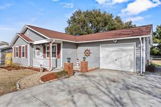 206 Cinnamon Dr in Hubert, NC - Foto de edificio - Building Photo