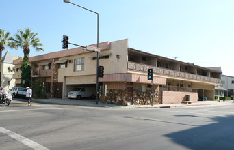 200 N Louise St in Glendale, CA - Building Photo - Building Photo