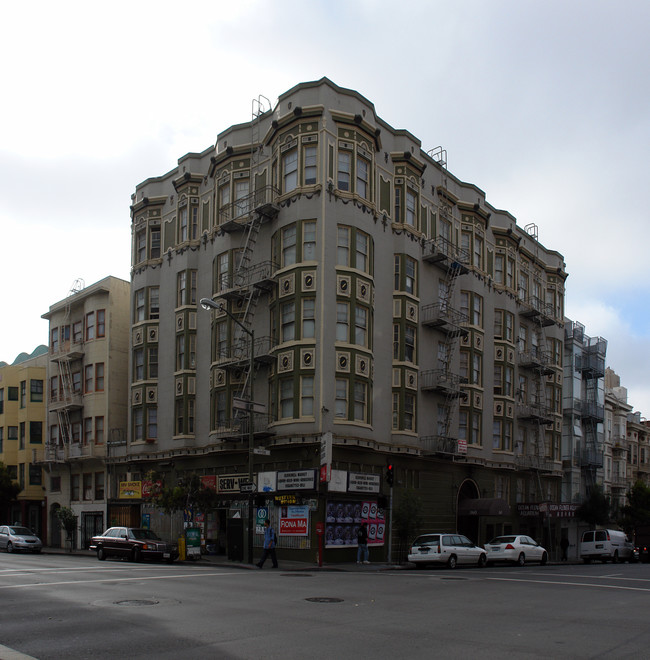 Hyde Park Apartments LLC. in San Francisco, CA - Foto de edificio - Building Photo