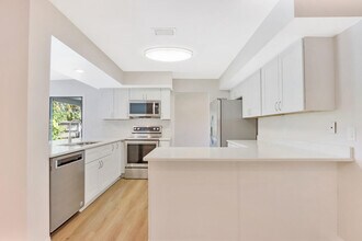 85 Hickory Hill Rd in Jupiter, FL - Building Photo - Building Photo