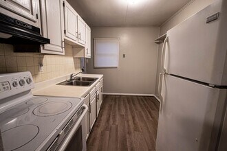 2023 Ravenswood Dr in Evansville, IN - Building Photo - Building Photo