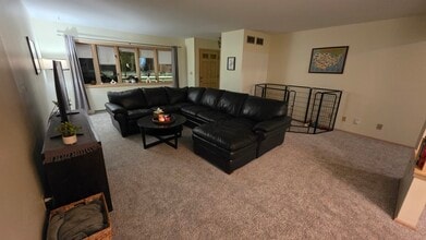 2747 N 92nd St in Milwaukee, WI - Building Photo - Building Photo