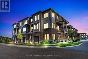 124 Compass Trail in Cambridge, ON - Building Photo