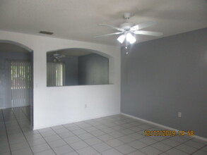 2450 Parsons Pond Cir in Kissimmee, FL - Building Photo - Building Photo