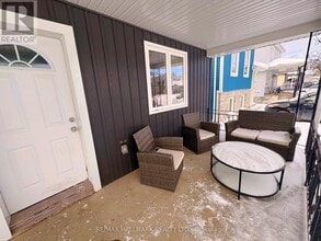 72 Churchill St in St Catharines, ON - Building Photo - Building Photo