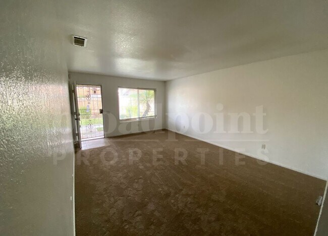1124 N Broadway in Escondido, CA - Building Photo - Building Photo
