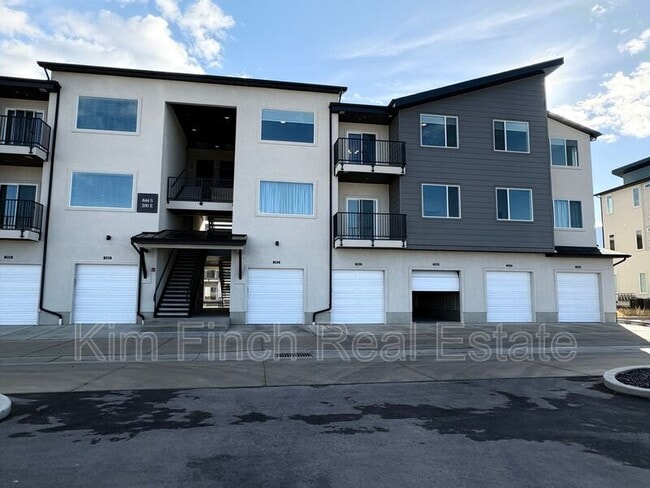 property at 844 S 200 E