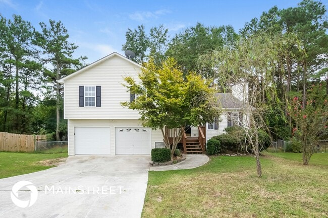 property at 444 River Trace Dr