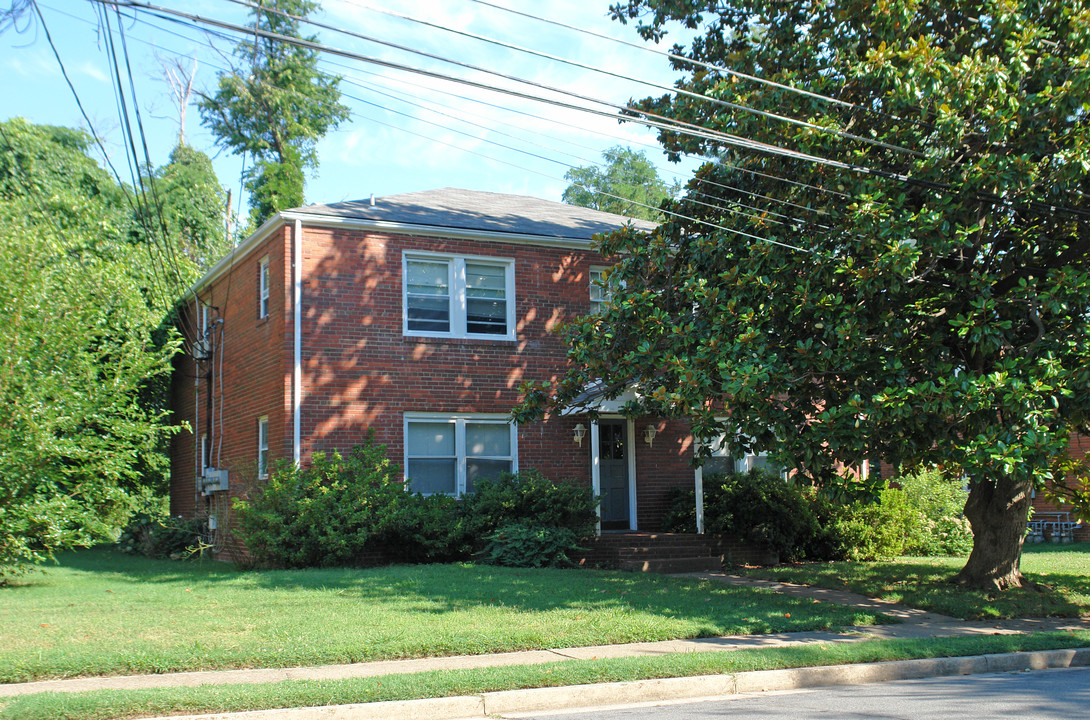 308 Shirley St in Falls Church, VA - Building Photo