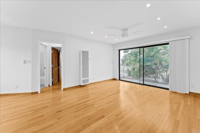 property at 1701 Washington Way
