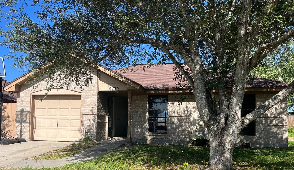 2430 Westlake Cir N in Ingleside, TX - Building Photo