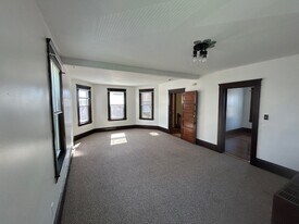 31 Chrome St, Unit 3 in Worcester, MA - Building Photo