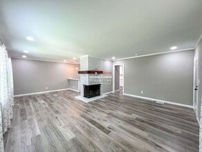 1815 Hallmark Dr in Pensacola, FL - Building Photo - Building Photo
