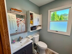 2916 Youngdale Ave, Unit Unit B in La crosse, WI - Building Photo - Building Photo