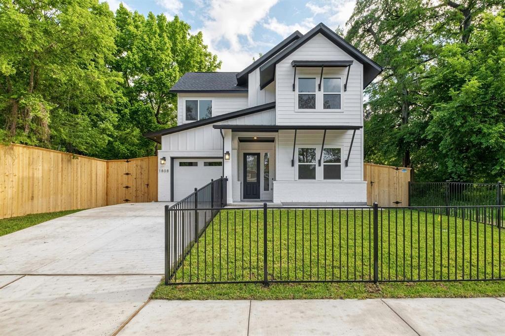1808 Holly St in Austin, TX - Building Photo