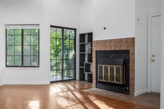 4816 E Kentucky Ave, Unit F in Denver, CO - Building Photo - Building Photo