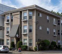 Towne Apartments in Seattle, WA - Building Photo - Building Photo