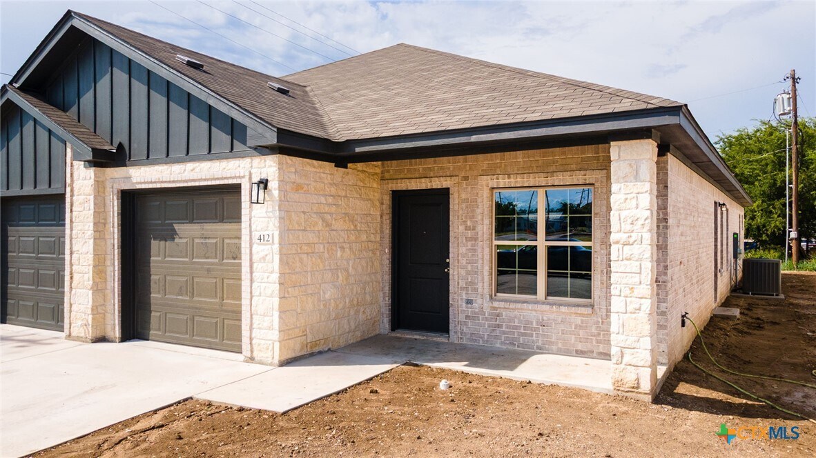 412 W Avenue C in Copperas Cove, TX - Building Photo