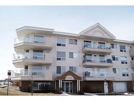 701 16 St in Cold Lake, AB - Building Photo