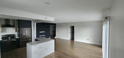 7400 Lincoln Ave in Skokie, IL - Building Photo - Building Photo