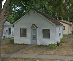 16 N 2nd St in Moville, IA - Building Photo