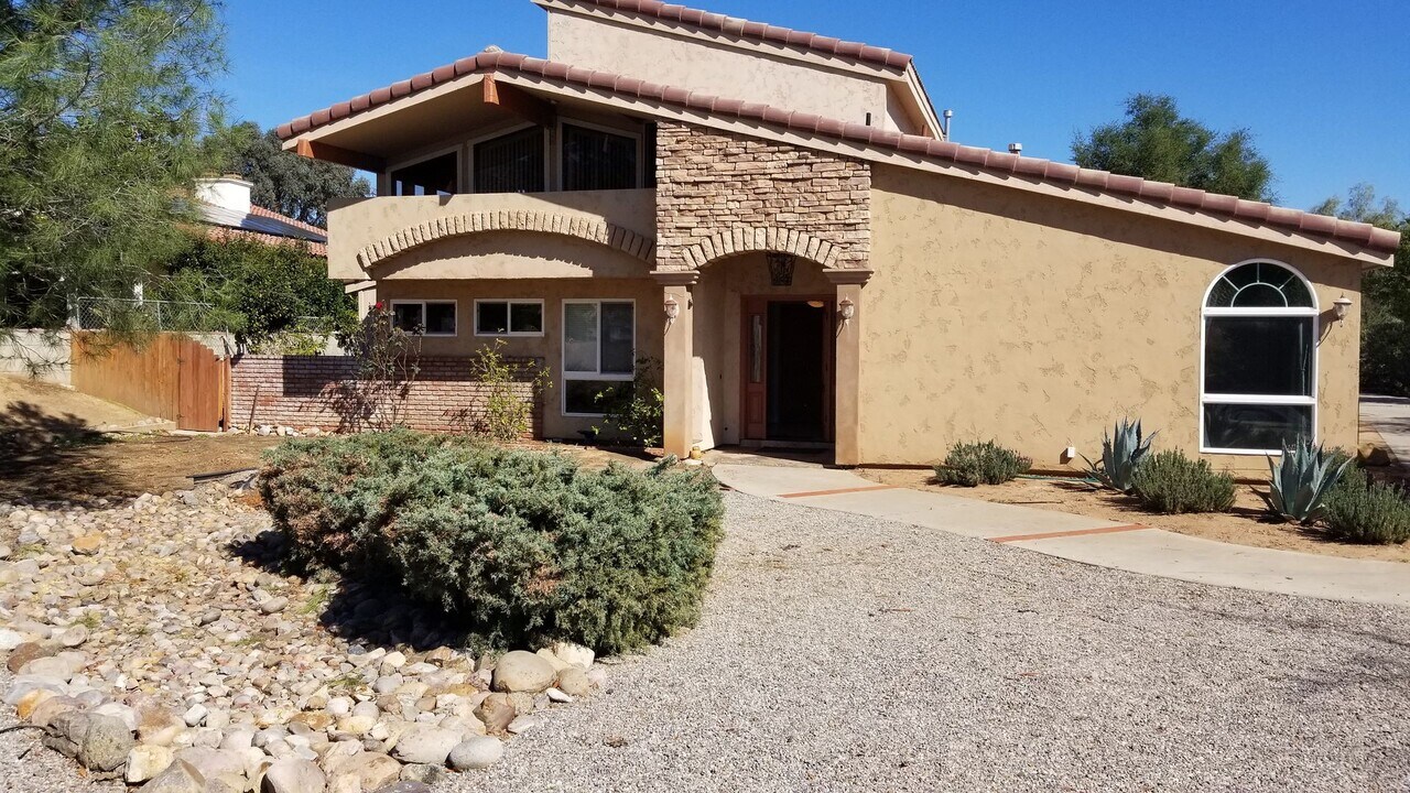16309 Spangler Peak Rd in Ramona, CA - Building Photo