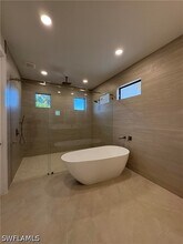 526 37th Ave NE in Naples, FL - Building Photo - Building Photo