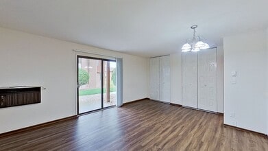 N76-W14685 Market Dr in Menomonee Falls, WI - Building Photo - Building Photo