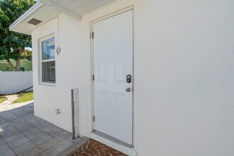 214 NE 11th St in Delray Beach, FL - Building Photo - Building Photo