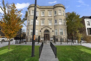 5341 S Indiana Ave in Chicago, IL - Building Photo