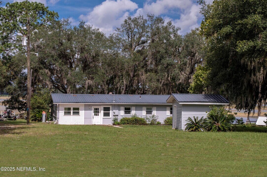 5557 Co Rd 352 in Keystone Heights, FL - Building Photo