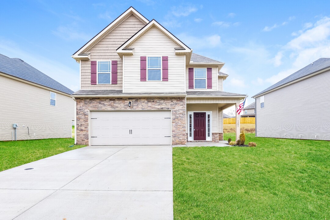 1172 Black Oak Cir in Clarksville, TN - Building Photo