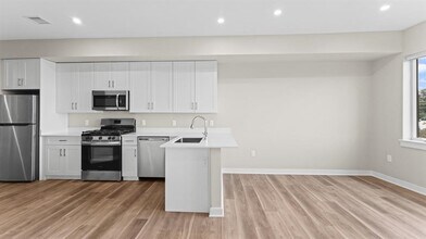 475 Communipaw Ave in Jersey City, NJ - Building Photo - Building Photo