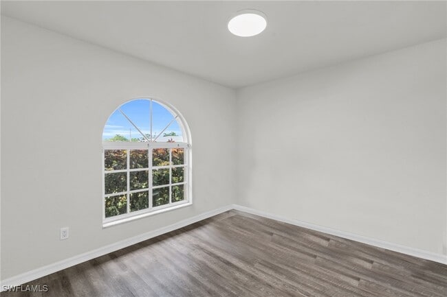 property at 1004 SE 42nd Ln