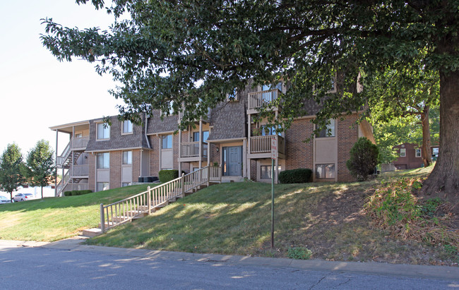 Mission View in Mission, KS - Foto de edificio - Building Photo