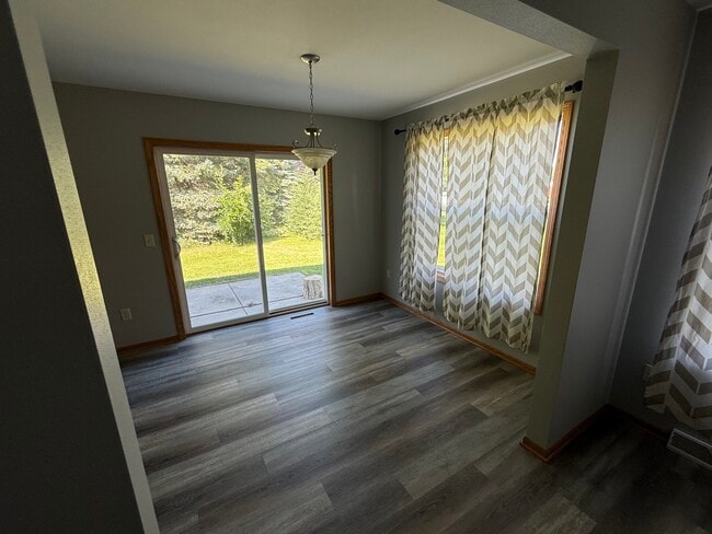 6725 Wolf Hollow Rd in Windsor, WI - Building Photo - Building Photo