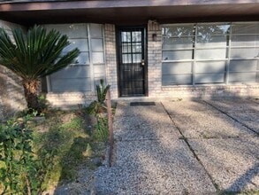 7515 Brush Wood Dr in Houston, TX - Foto de edificio - Building Photo